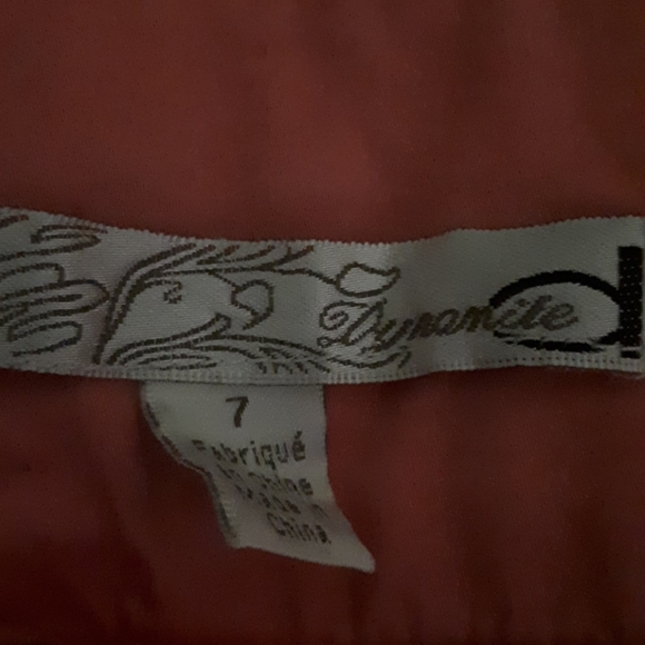 Woman's dynamite short shorts - Picture 4 of 7